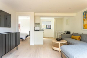 Modern self contained one bedroom with garden
